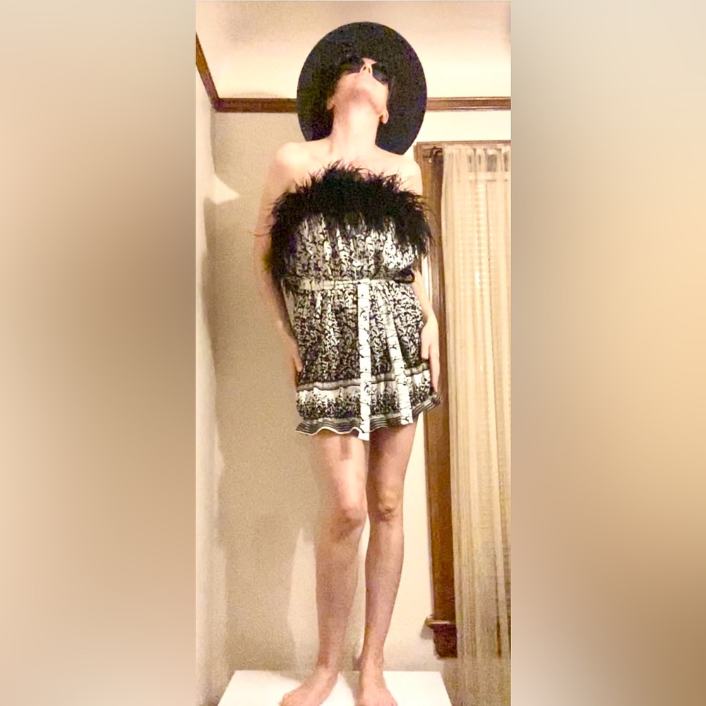 Black and White Dress w/ Feather Detail - Sm